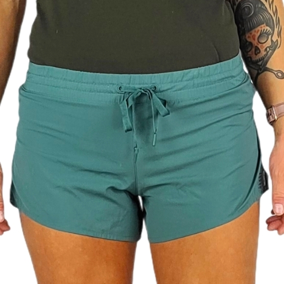 New Balance Active Shorts Size X Small Green Lined - Picture 2 of 4